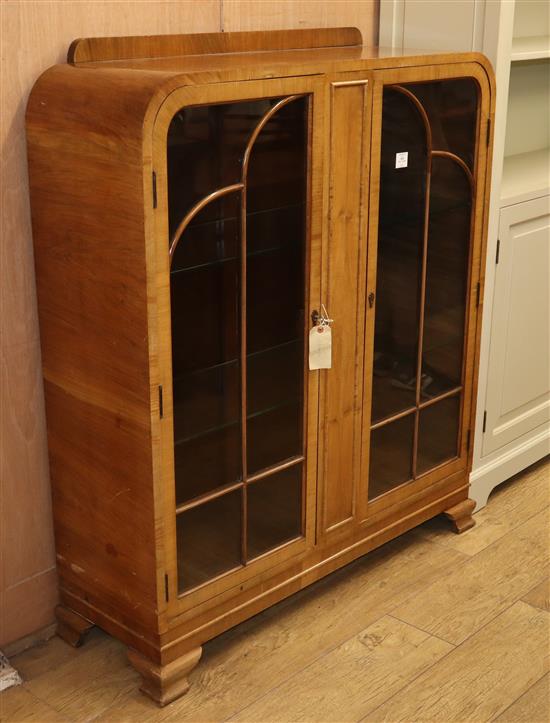 A 1950s Deco style display cabinet W.107cm